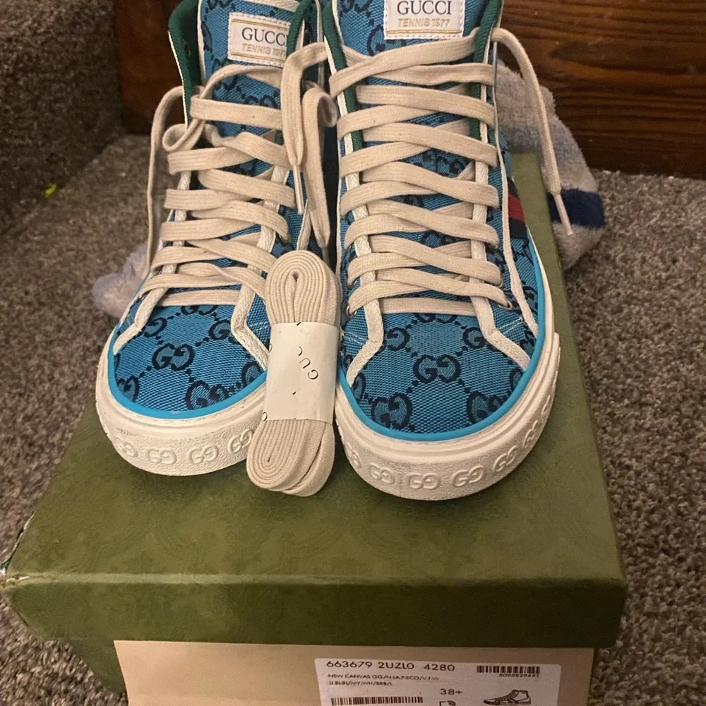 Gucci sneakers - Picture 1 of 3